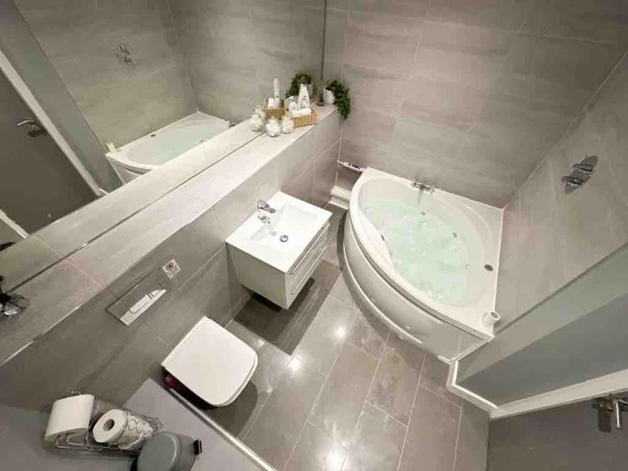Align Lux Apartments, Liverpool City Centre المظهر الخارجي الصورة
